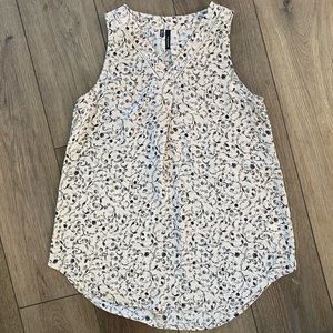 Maurice’s small floral blouse